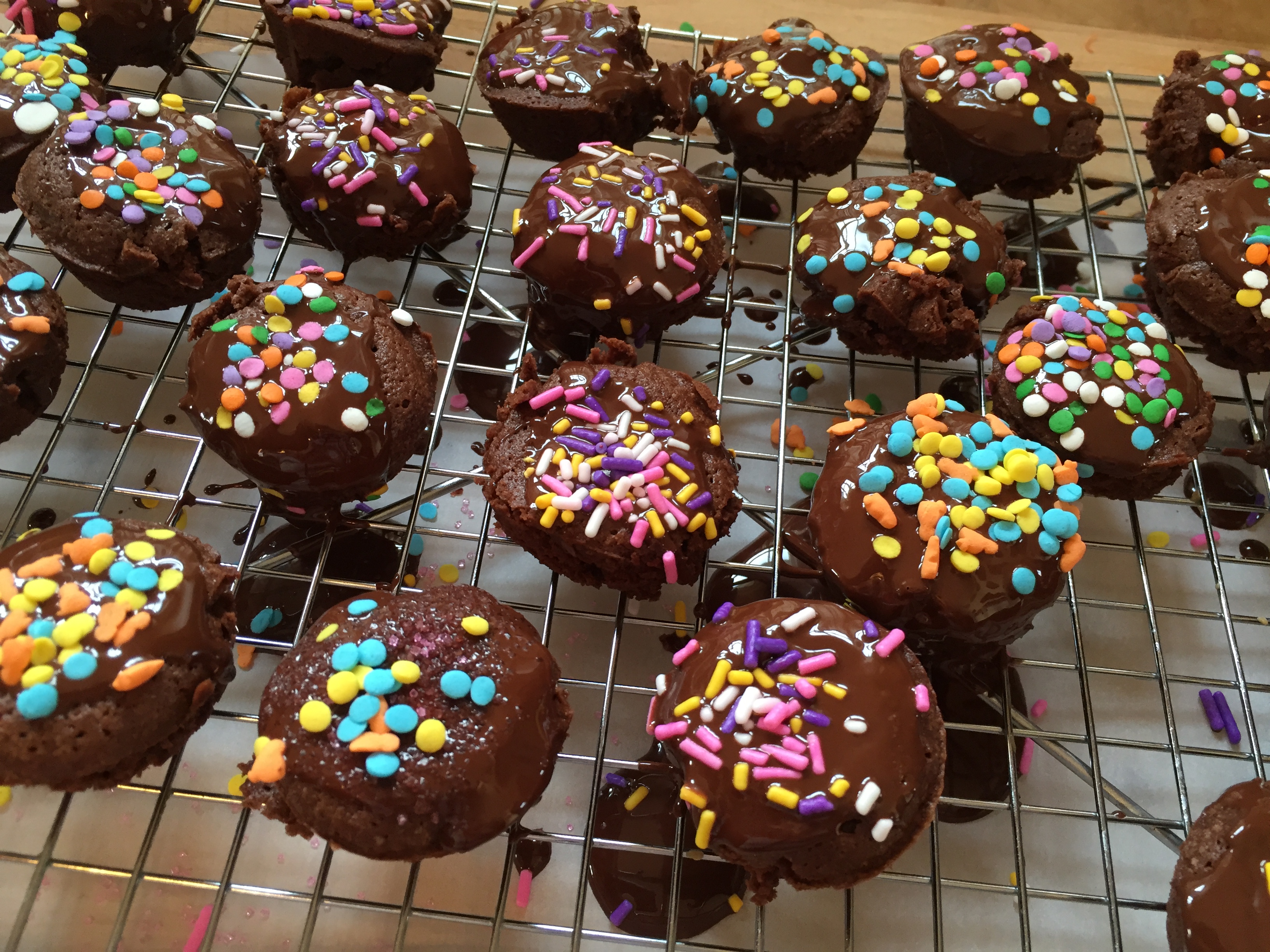 easter brownie bites and mac and cheese pot 005