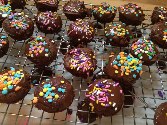 easter brownie bites and mac and cheese pot 005